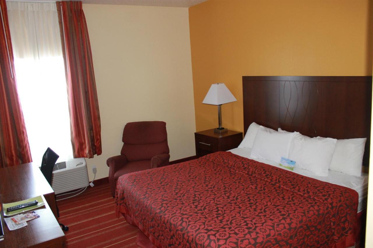 Days By Wyndham Davenport Hotel